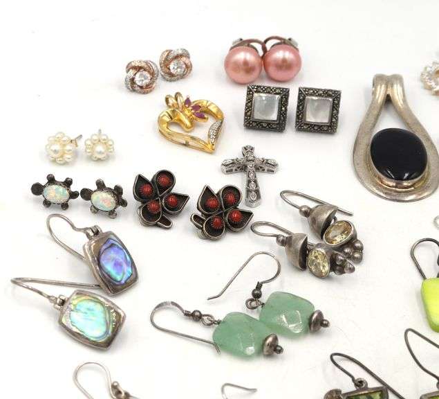 Group lot of Vintage 925 sterling silver pendants and earrings