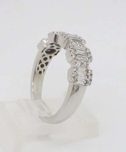 Baguette & Round Diamond Band Ring