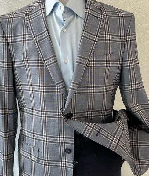 Stylish,  2 Button Fitted Style Sport Coat, Made in Italy
