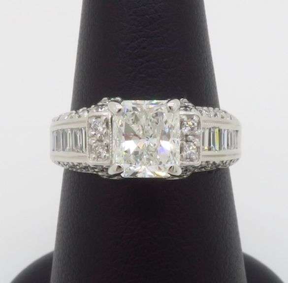 IGI Certified 2.25CTW Diamond Encrusted Ring