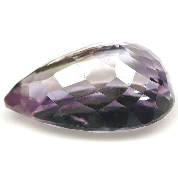 Glittering oval cut 12.95ct pink Amethyst