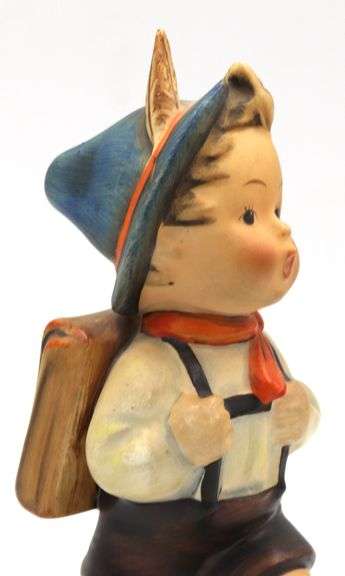 Hummel Figurine 82 2/0 School boy with black backpack