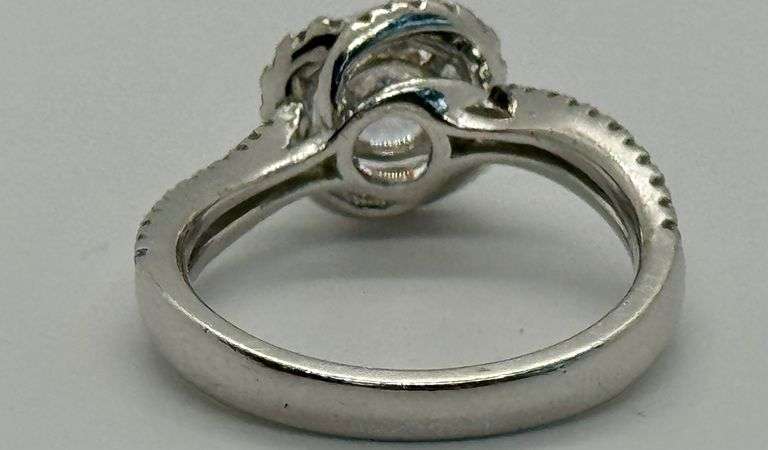 18K White Gold Filigree Diamond Ring