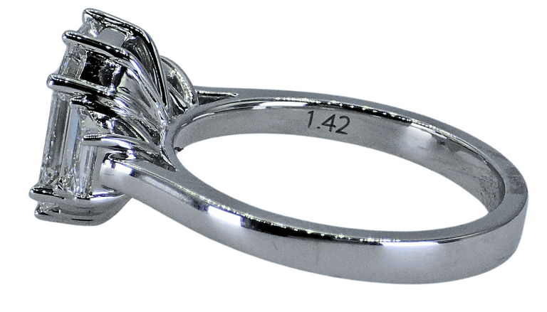 18k (750) White Gold Ring; Illusion Setting Emerald Shape Natural White Diamond