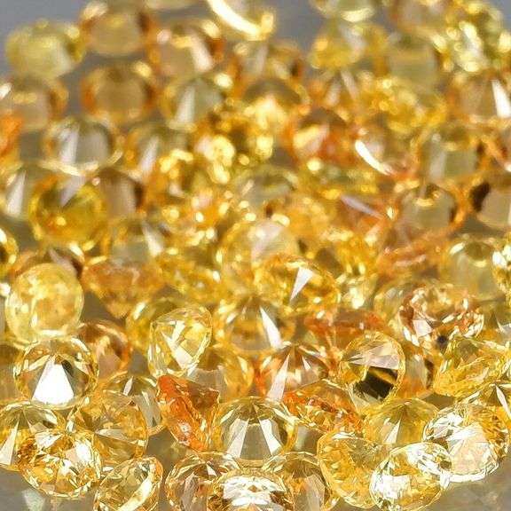 SUPERB!!! VS to eye clean 3.87ct canary yellow Sapphire set
