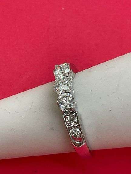 CERTIFIED BRAND NEW 14K WHITE GOLD DIAMOND BAND / RING