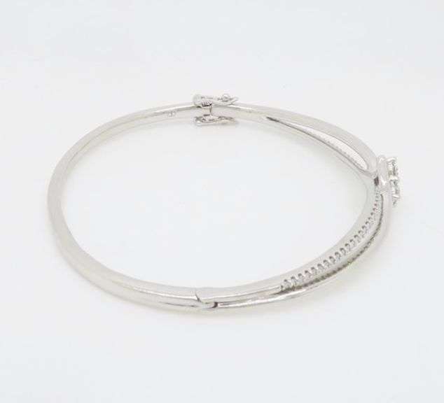 Diamond Bangle Bracelet crafted in White Gold
