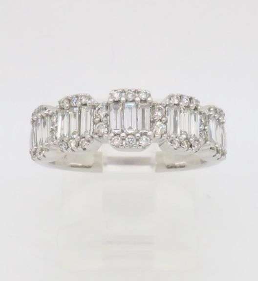 Baguette & Round Diamond Band Ring