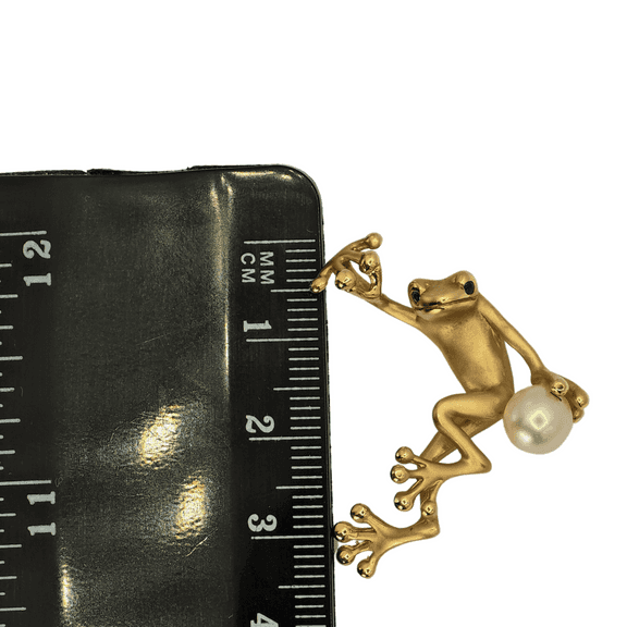 18K (750) Yellow Gold - Frog Shape Unique Pendant -Natural White Pearl & Emerald
