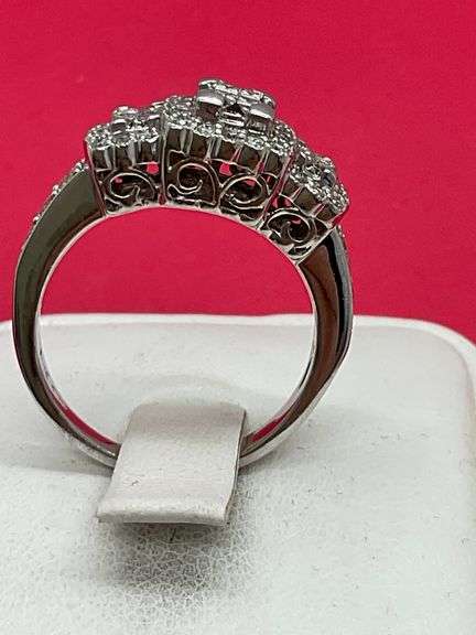CERTIFIED 14K WHITE GOLD DIAMOND RING / BAND.