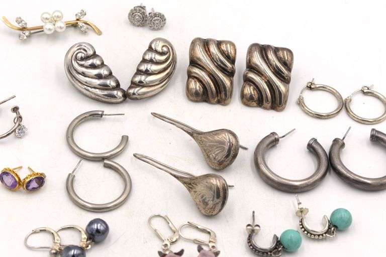 Group lot of Vintage 925 sterling silver earrings