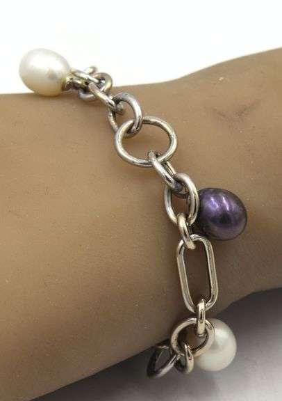18kt White gold black and white pearl charm bracelet