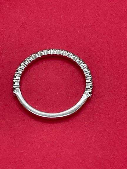LADIES 14K WHITE GOLD DIAMOND BAND