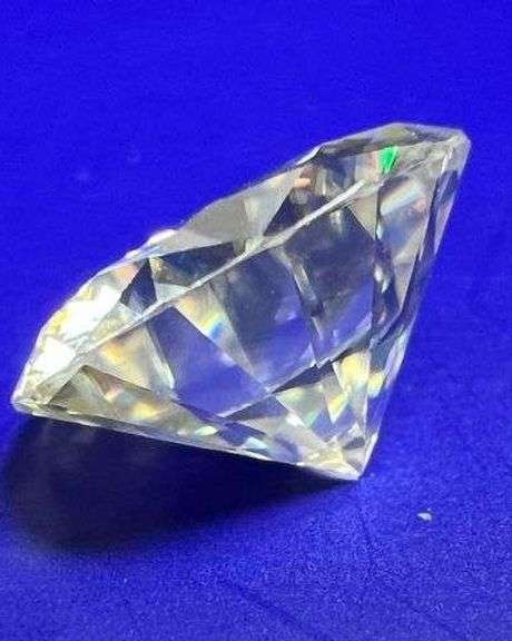 Dazzling 2.30 Ct Round Cut VVs1 I-J Fire Moissanite
