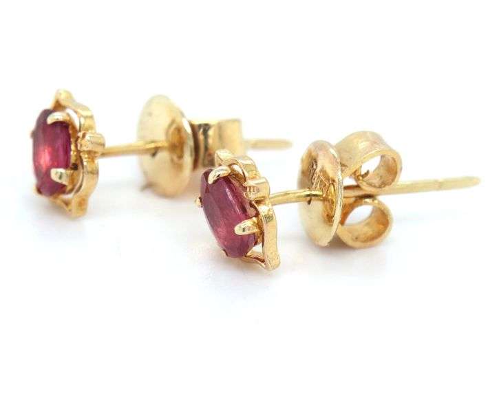14kt Yellow gold ruby earrings with Marrakesh style outline