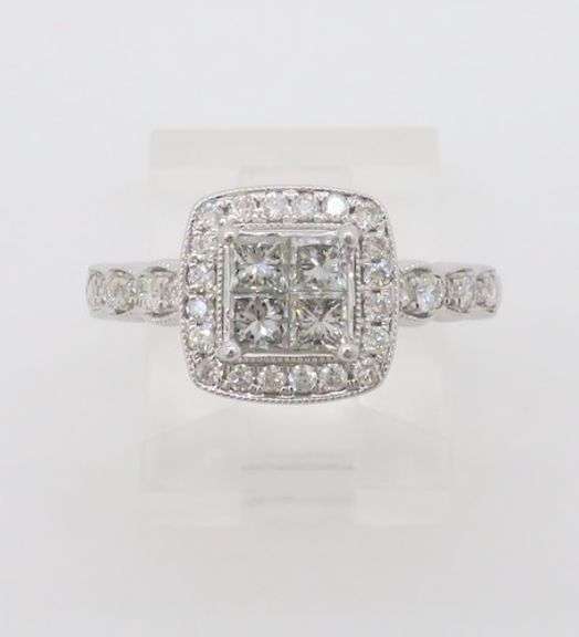 1.00CTW Diamond Ring made in 14k White Gold