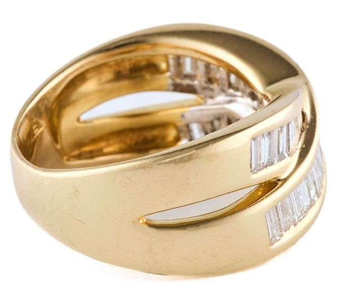 2.60ctw Baguette Diamonds Crossover Ring in 18K