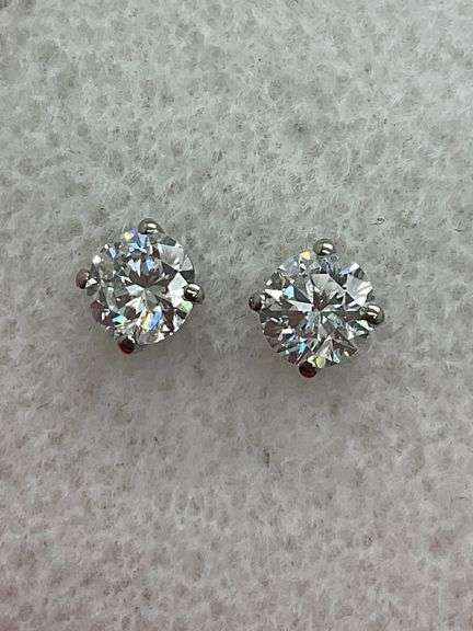 BRAND NEW 14K WHITE GOLD DIAMOND STUDS .1.08 CARAT