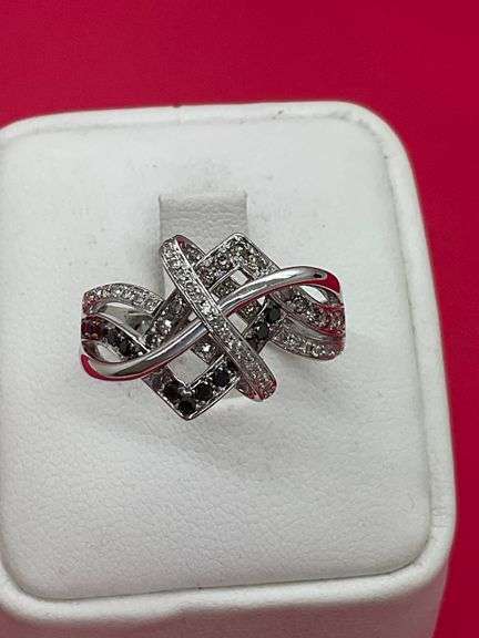 BRAND NEW LADIES 14K WHITE GOLD DIAMOND RING