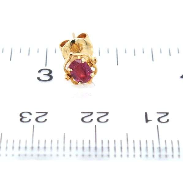 14kt Yellow gold ruby earrings with Marrakesh style outline