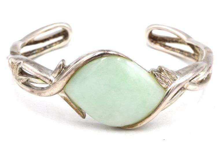 Vintage 925 sterling silver green Jade cuff bangle bracelet