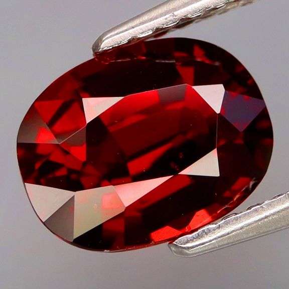 Black cherry! 2.19ct untreated Rhodolite Garnet!