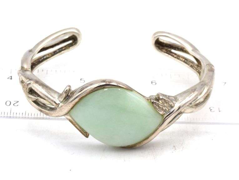 Vintage 925 sterling silver green Jade cuff bangle bracelet