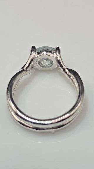 Ladies Sparkling 2.35 Ct VVs1 White E-F Simulated Lab Diamond Ring