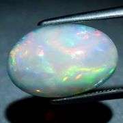 Gorgeous floral patterned 2.46ct white Opal