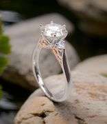 Ladies Sparkling 2 Ct VVs1 White E-F Simulated Lab Diamond Ring