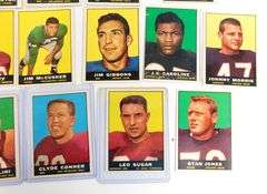 22 Topps 1961 Football Cards