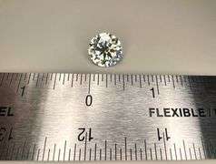 3.25 Ct Sparkling VVs1 E-F Simulated Diamond Solitaire