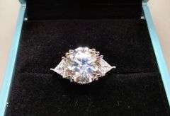 Ladies Huge 5 Ct VVs1 White E-F Simulated Lab Diamond Ring