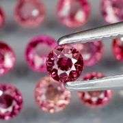 Very unique 3.89ct set of fancy colored Sapphires