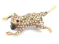 10kt Yellow gold Tsavorite and seed pearl frog pin