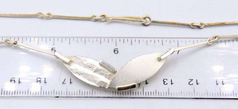 925 Sterling silver leaf pendant necklace