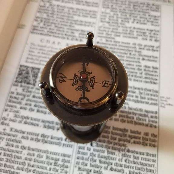 Black Nautical Compass Hourglass