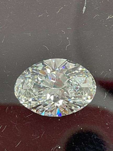 I.G.I CERTIFIED 2.38 CARAT OVAL SHAPED LAB GROWN DIAMOND