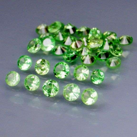 Ravishing 2.84ct apple green Tsavorite Garnet set!
