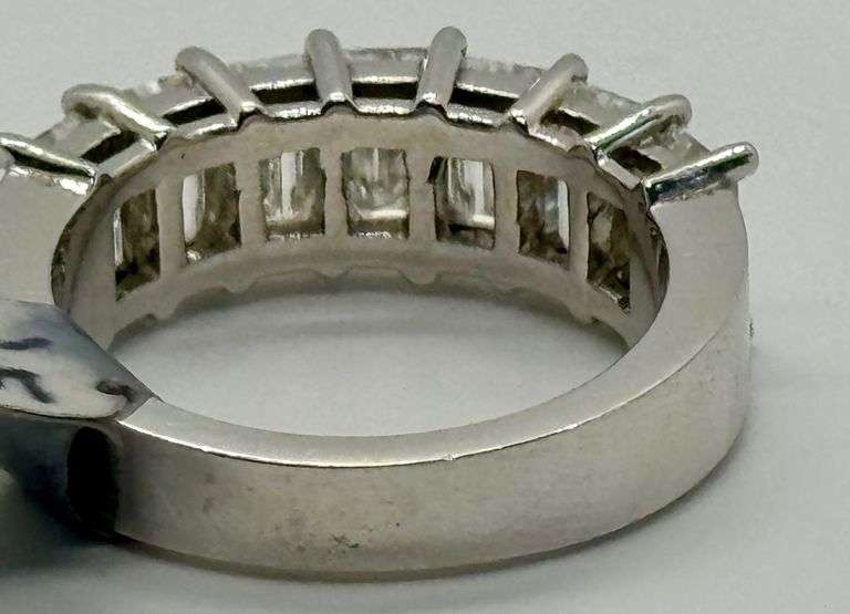 18K White Gold Emerald Cut Diamond Wedding Band