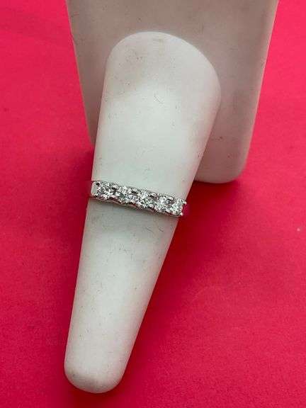 BRAND NEW LADIES 14K WHITE GOLD DIAMOND RING