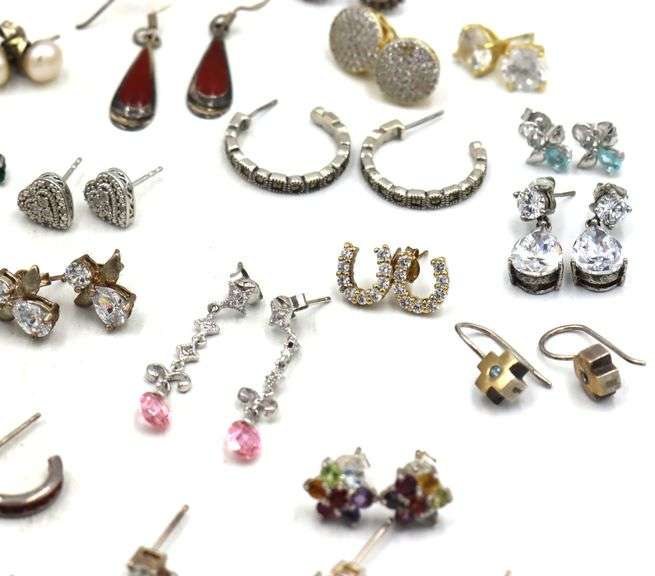 Group lot of Vintage 925 sterling silver earrings
