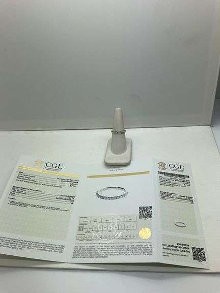 CERTIFIED BRAND NEW 14K WHITE GOLD DIAMOND BAND. 'NEIL LANE DESIGN'