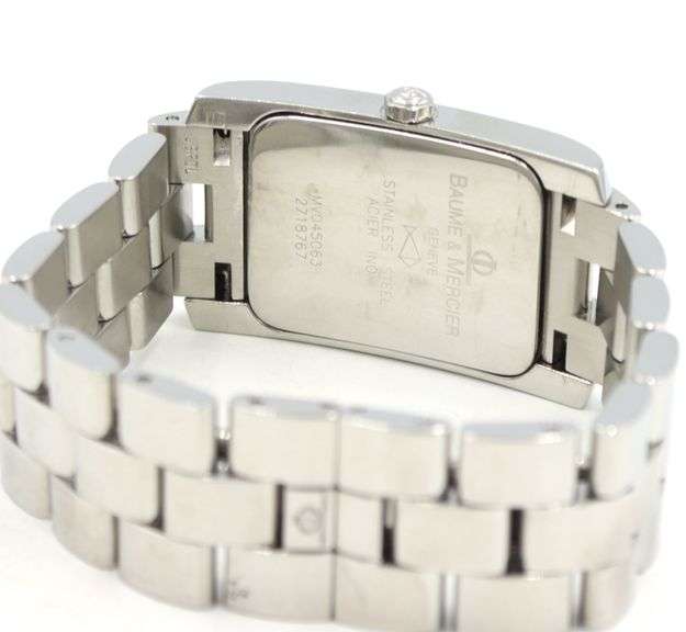 Baume & Mercier Hampton salmon dial 24mm quartz watch