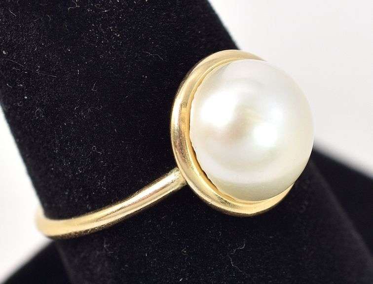 Dainty 14K Yellow Gold Pearl Ring