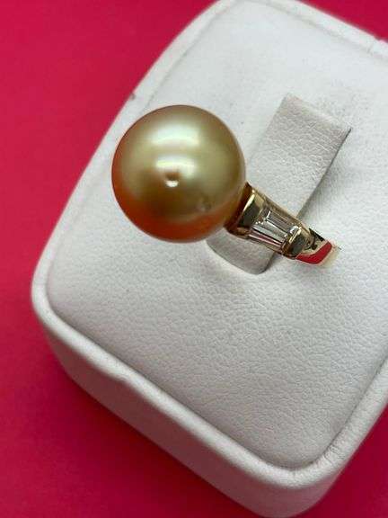 LADIES 14K YELLOW GOLD DIAMOND AND SOUTH SEA PEARL RING
