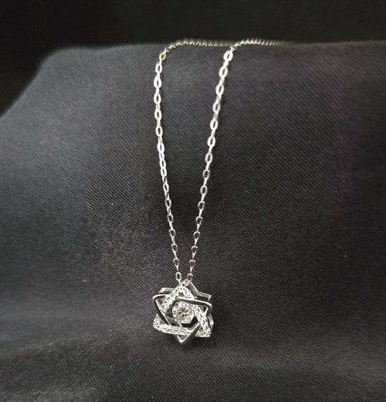 Gorgeous 14 K White Gold Plated Lab Simulated Diamond Pendant Necklace  w/chain
