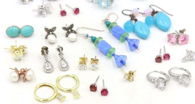 Group lot of Vintage 925 sterling silver earrings