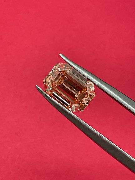 I.G.I CERTIFIED 1.86 CARAT FANCY INTENSE PINK EMERALD CUT LAB GROWN DIAMOND