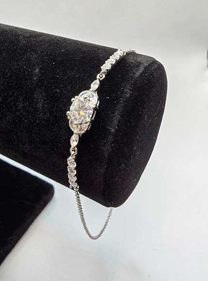 Sparkling VVs1 White D-E Lab Simulated Diamond 14 Kt White Gold Plated Bracelet